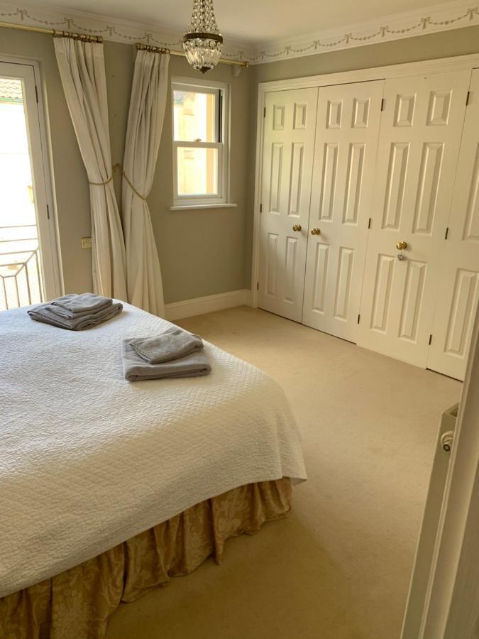 Circus Mews Townhouse:2 Beds:2 En-Suite Baths:Parking:City Centre:Quiet Area ภายนอก รูปภาพ